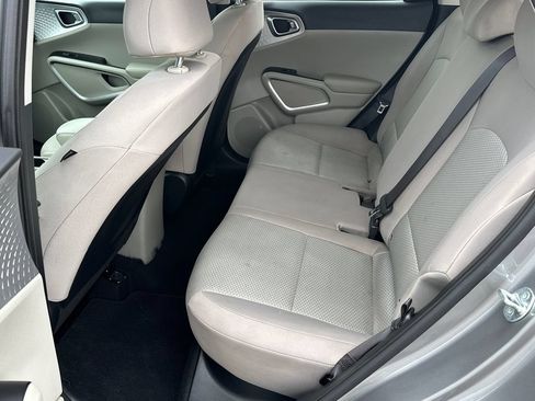 Used 2025 Kia Soul LX w/ LX Technology Package FWD image 20