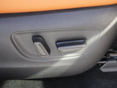 Certified 2021 Toyota Highlander Platinum image 25