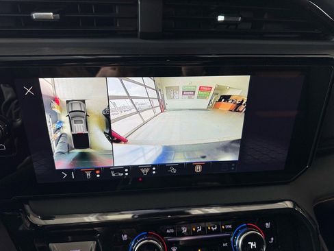 Used 2024 GMC Sierra 1500 AT4 w/ AT4 Premium Package image 27