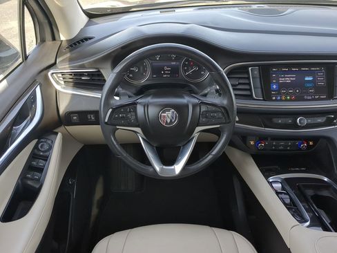 Used 2022 Buick Enclave Essence image 16
