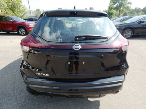 New 2025 Nissan Kicks Play S image 4