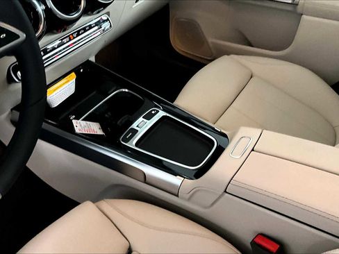 New 2026 Mercedes-Benz GLB 250 4MATIC image 11