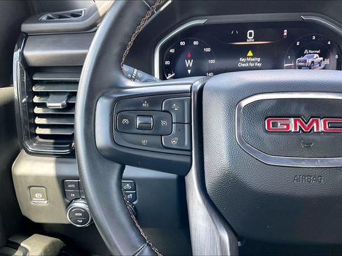 Used 2024 GMC Sierra 2500 AT4 w/ AT4 Premium Plus Package AWD/4WD image 10