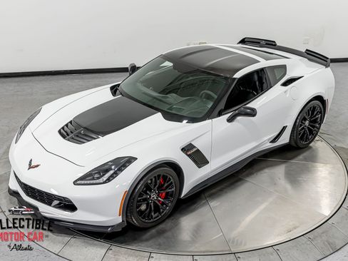 Used 2015 Chevrolet Corvette Z06 w/ 3LZ Preferred Equipment Group RWD image 35