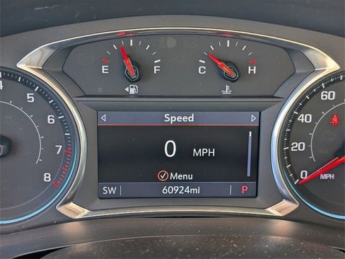 Used 2021 Chevrolet Traverse LT w/ LT Premium Package image 24