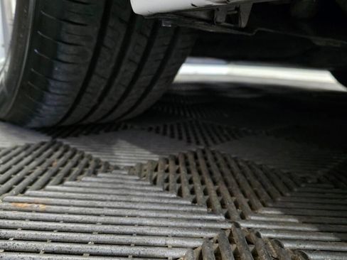 Used 2018 Toyota Camry LE image 31