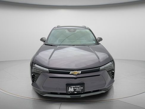 Used 2025 Chevrolet Blazer EV LT AWD/4WD image 3