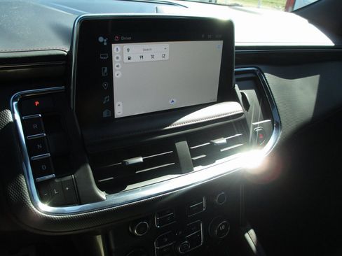 Used 2023 Chevrolet Suburban RST image 29