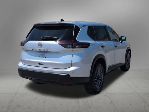 Used 2024 Nissan Rogue S FWD image 6