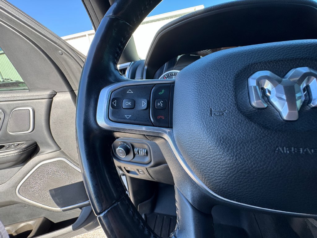Used 2022 RAM 1500 Laramie AWD/4WD image 22