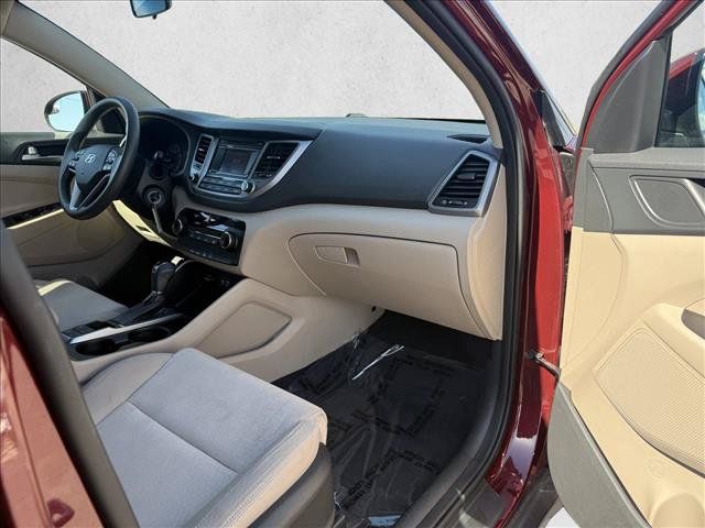 Used 2018 Hyundai Tucson SE w/ Cargo Package AWD/4WD image 12