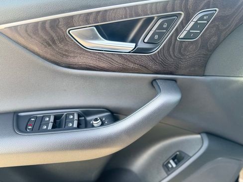 Used 2020 Audi Q7 3.0T Premium Plus w/ Premium Plus Package image 18