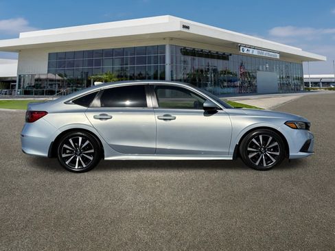 Used 2022 Honda Civic EX image 12