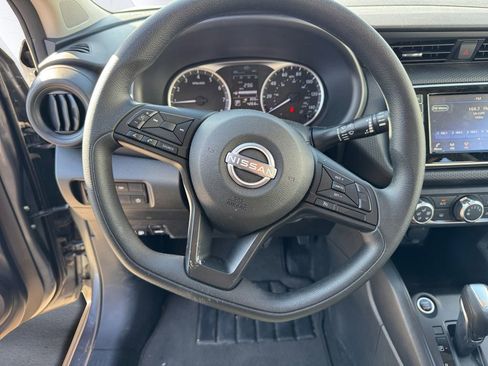 Used 2025 Nissan Kicks Play S image 9