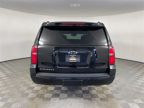 Certified 2017 Chevrolet Suburban LT image 15