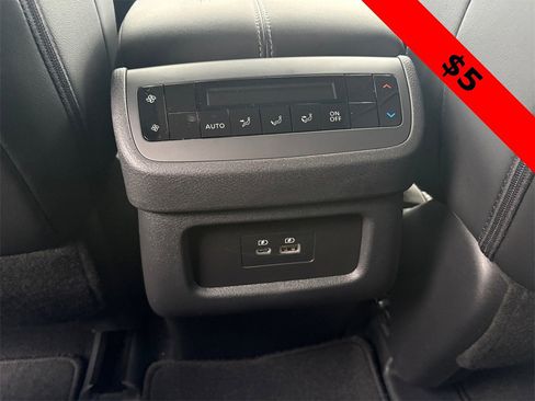 New 2025 Nissan Pathfinder SL image 18