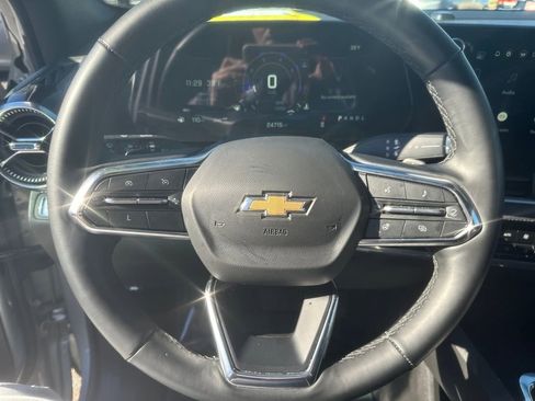 Used 2025 Chevrolet Equinox LT w/ Convenience Package II image 10