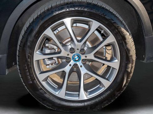 Used 2024 BMW X5 xDrive50e image 44