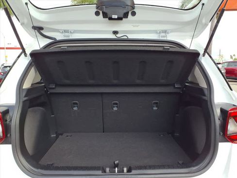 Used 2025 Hyundai Venue SEL image 6