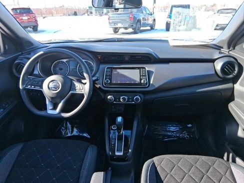 Used 2020 Nissan Kicks S image 10