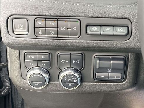 Used 2021 GMC Yukon XL Denali w/ Denali Ultimate Package AWD/4WD image 26