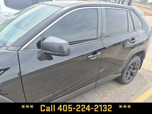 Used 2023 Toyota RAV4 LE AWD/4WD image 6