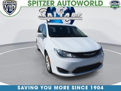 Used 2019 Chrysler Pacifica Touring-L Plus image 3