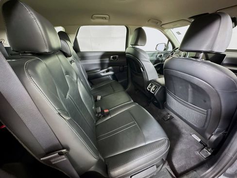 Used 2025 Kia Sorento S AWD/4WD image 28