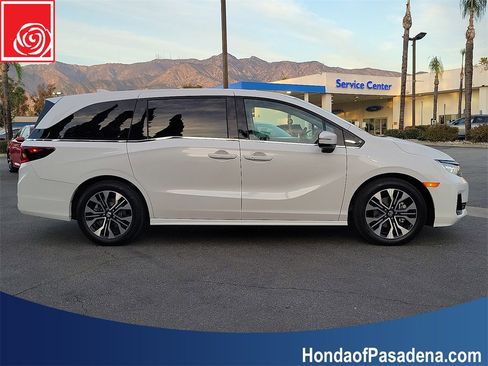 Used 2026 Honda Odyssey Elite image 4