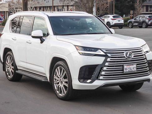 Used 2023 Lexus LX 600 4WD w/ Ultra Luxury Package image 5