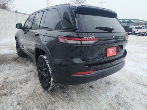 New 2026 Jeep Grand Cherokee Altitude image 23