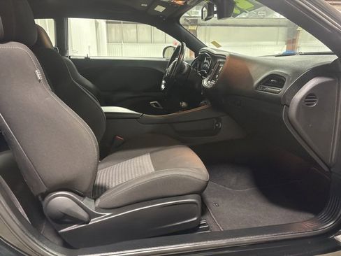 Used 2022 Dodge Challenger GT image 10
