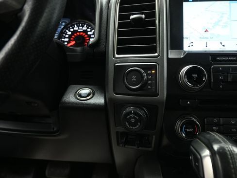 Used 2018 Ford F150 Raptor w/ Equipment Group 802A Luxury image 16