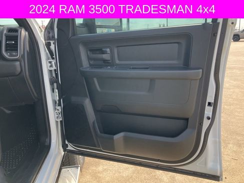 Used 2024 RAM 3500 Tradesman image 13