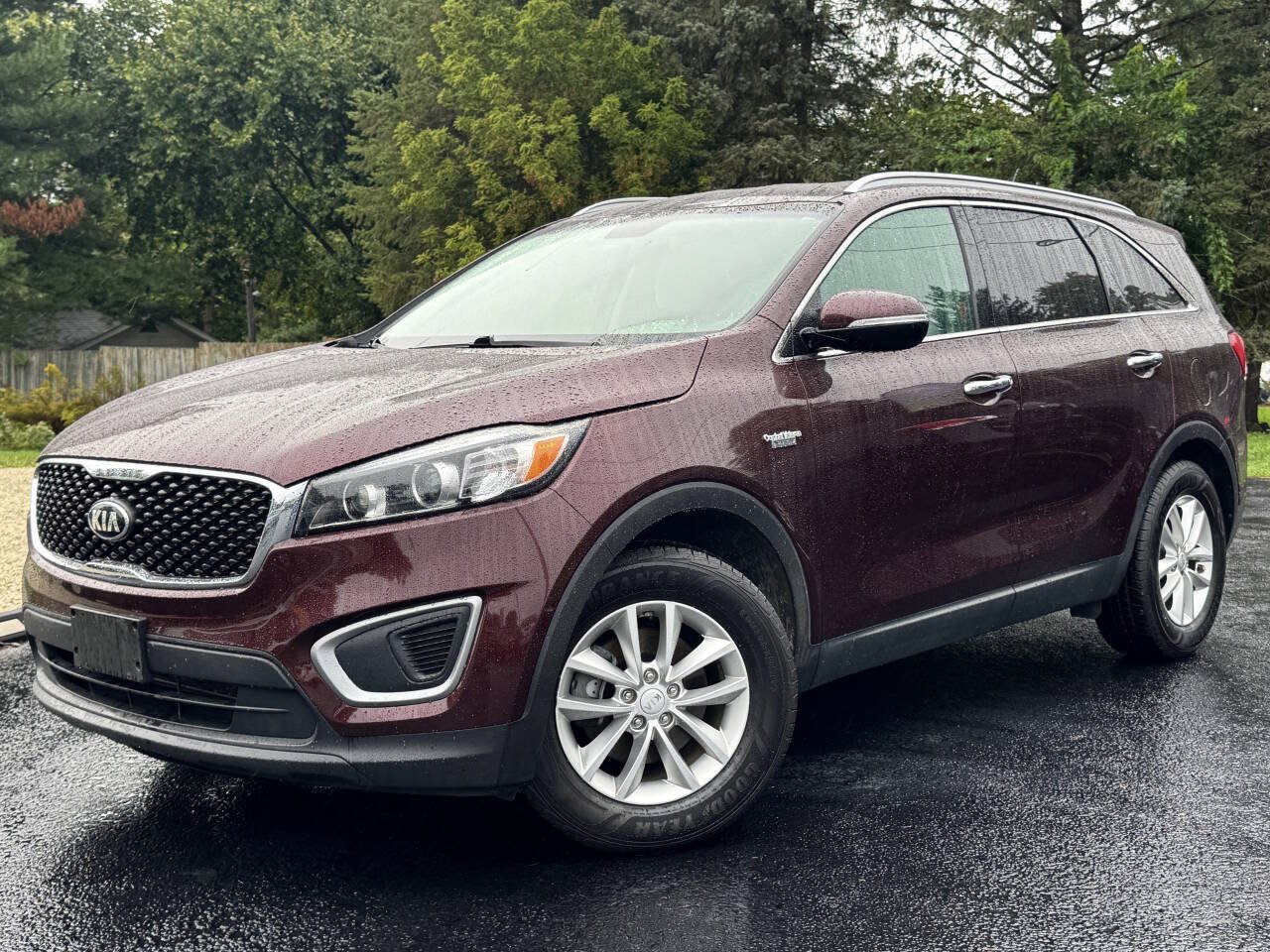 Used 2017 Kia Sorento FWD image 1