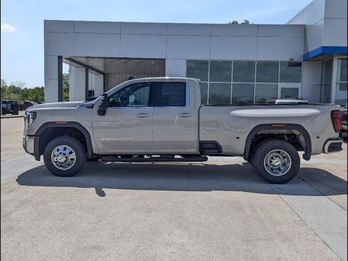 New 2026 GMC Sierra 3500 SLE w/ SLE Value Package AWD/4WD image 9