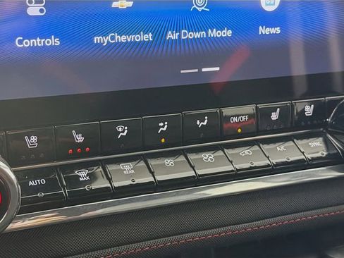 Used 2023 Chevrolet Colorado Z71 w/ Z71 Convenience Package 2 AWD/4WD image 21