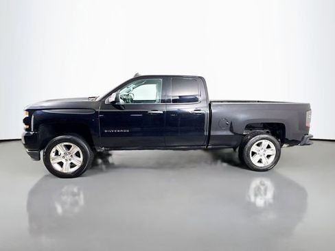 Used 2018 Chevrolet Silverado 1500 Custom w/ Custom Value Package image 9