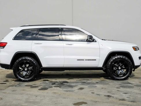 Used 2018 Jeep Grand Cherokee Trailhawk w/ Trailhawk Luxury Group image 8