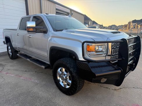 Used 2019 GMC Sierra 3500 Denali w/ Duramax Plus Package image 14