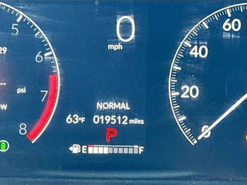 Used 2025 Honda Pilot Touring image 12