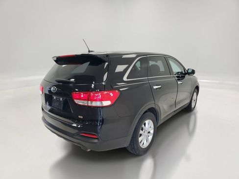 Used 2018 Kia Sorento L image 5