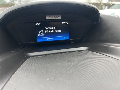 Used 2017 Ford Escape SE image 10