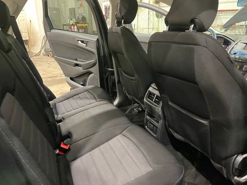 Used 2018 Ford Edge SE image 24