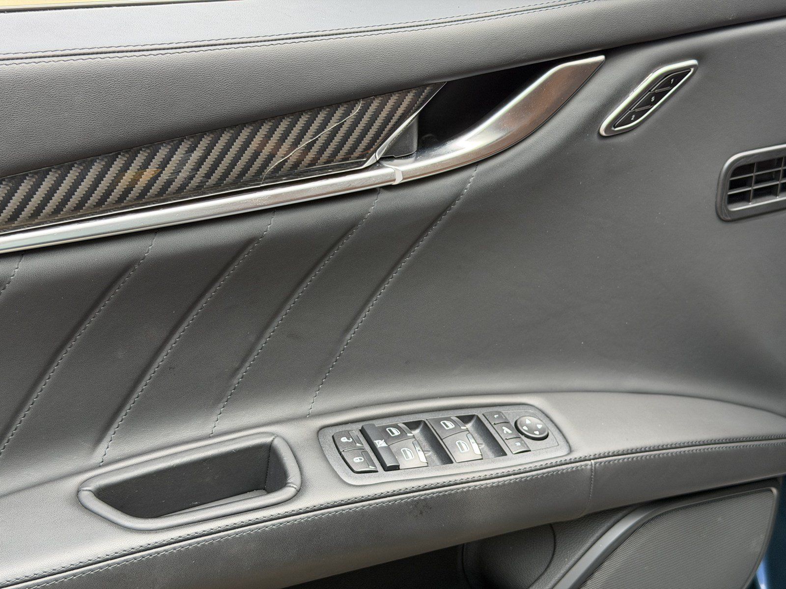 Used 2024 Maserati Ghibli Trofeo RWD image 16