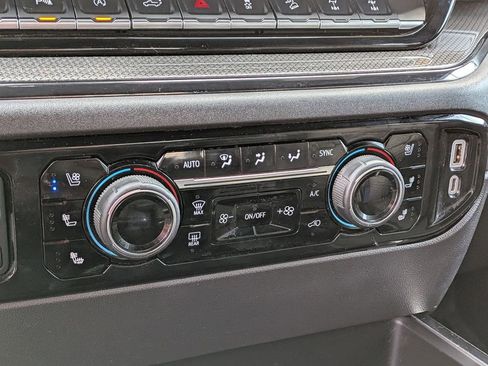 Used 2022 Chevrolet Silverado 1500 ZR2 w/ Technology Package AWD/4WD image 24