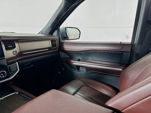 Used 2023 Ford Expedition Limited image 26