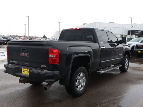 Used 2016 GMC Sierra 2500 SLT w/ All-Terrain HD Package image 5