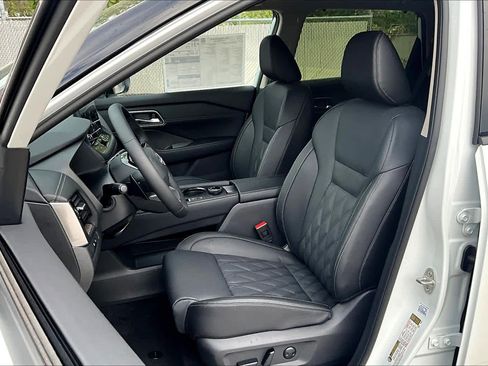 New 2026 Nissan Rogue Platinum image 15