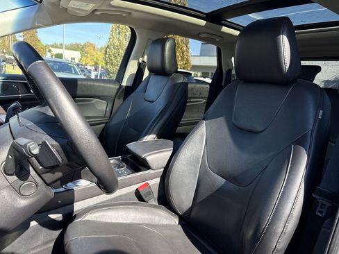Used 2020 Ford Edge Titanium w/ Equipment Group 301A image 12
